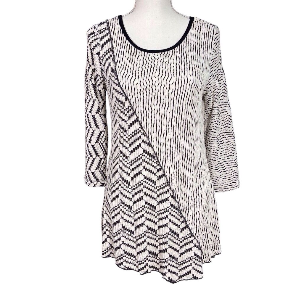 Ali Miles Textured Tunic Top Black White Chevron Asymmetrical Hem Women’s Small